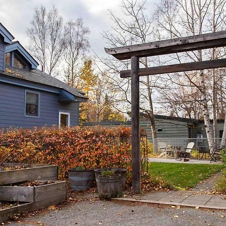 Fireweed Gardens In Roger'S Park Appartement Anchorage Buitenkant foto