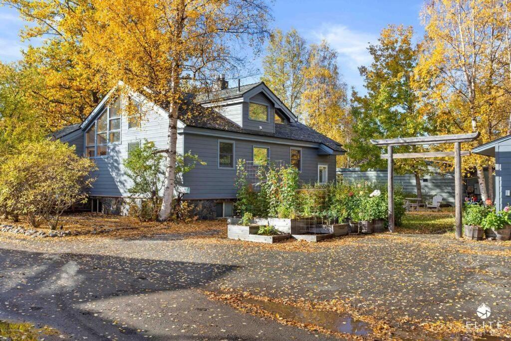 Fireweed Gardens In Roger'S Park Appartement Anchorage Buitenkant foto